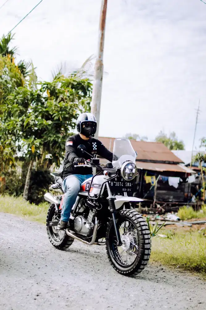 Suzuki Inazuma 250 ADV Custom