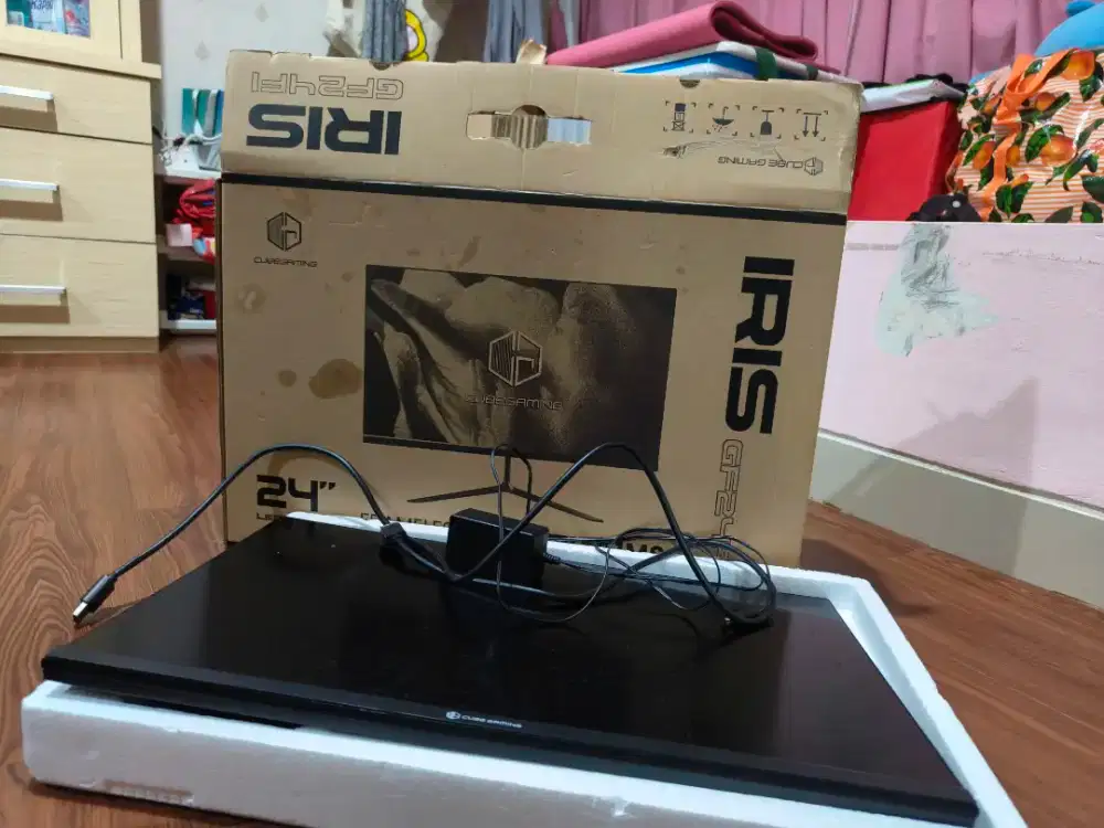 Monitor cube gaming IRIS GF24FI