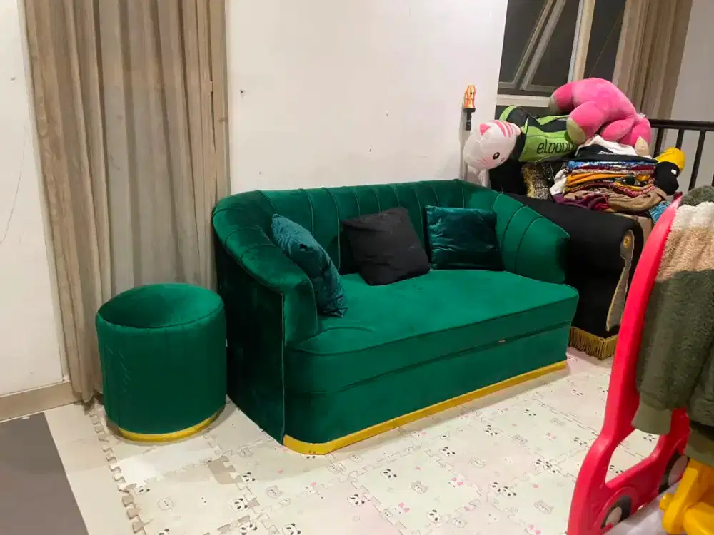 Dijual sofa ijo!