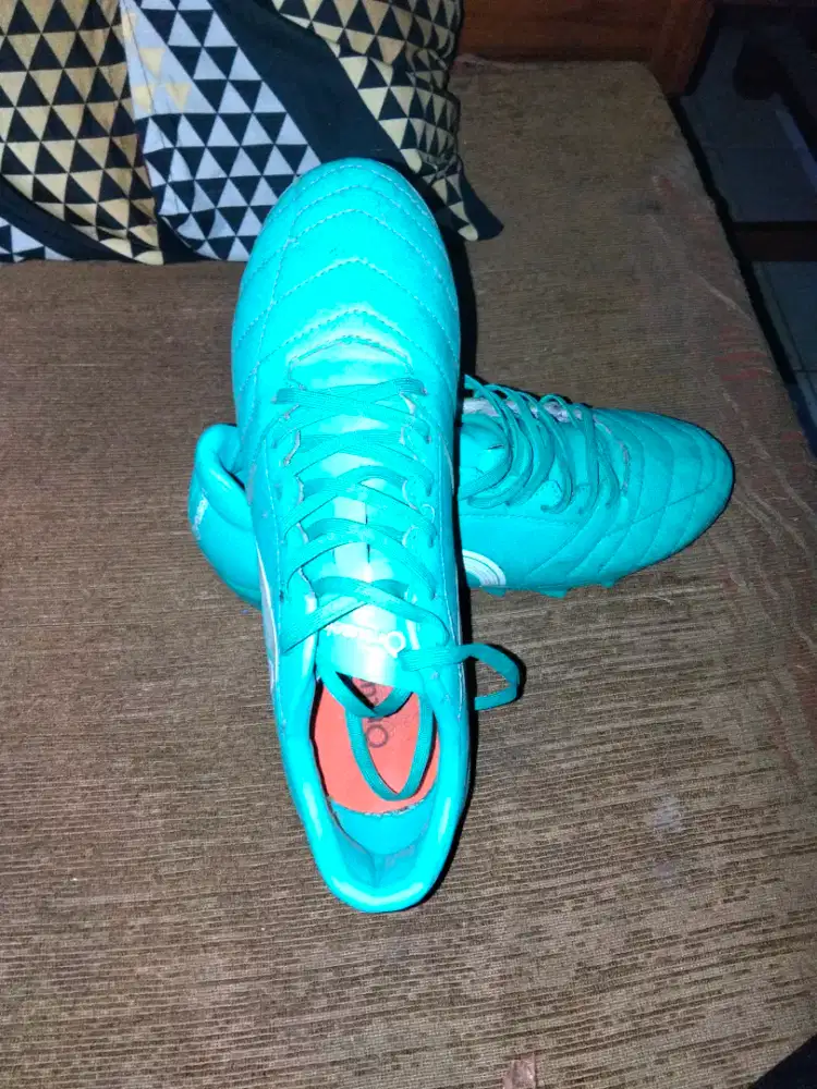 Jual sepatu bola