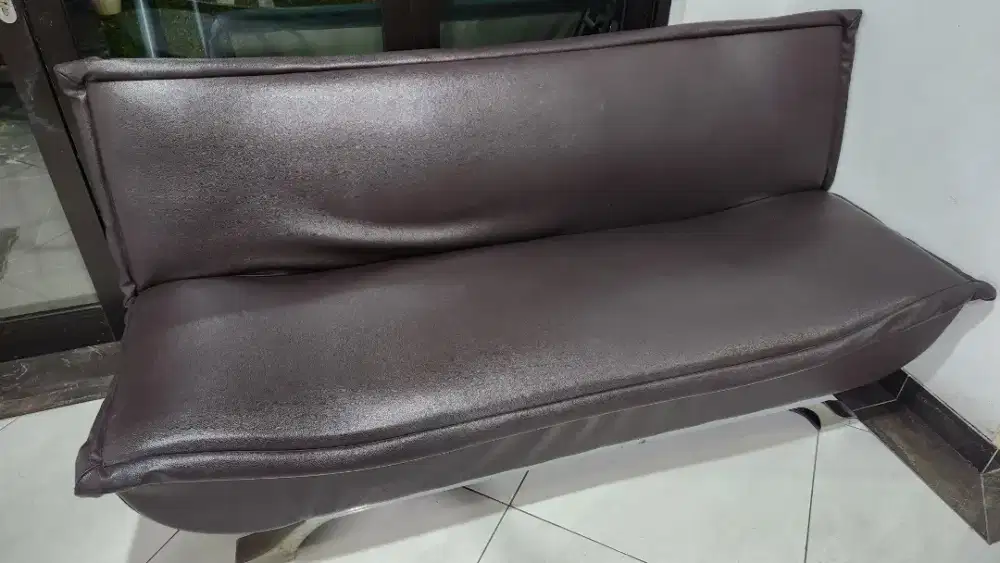 Sofa bed kulit sintetis