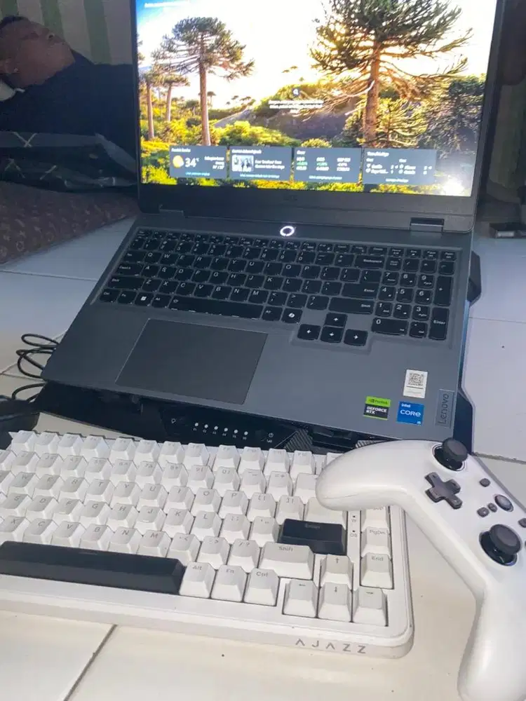 Lenovo Loq 15irx9
