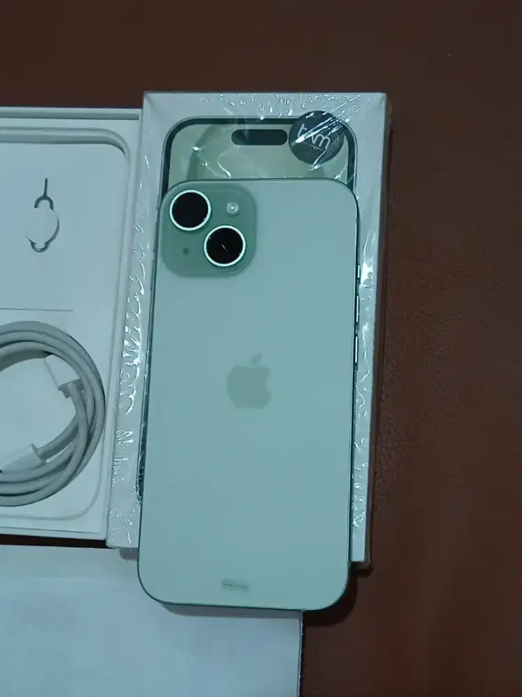 Jual iphone 15 basic 128gb ibox like new