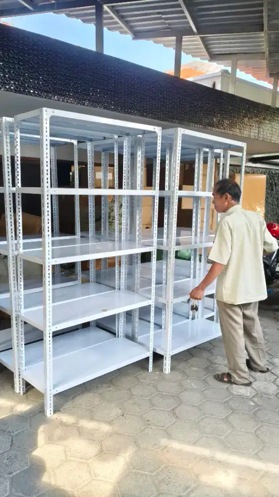 Rak besi ukuran 30x100200
