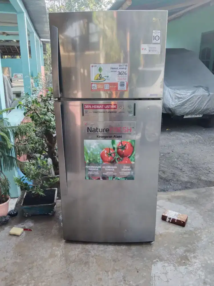 Kulkas Dua pintu Besar