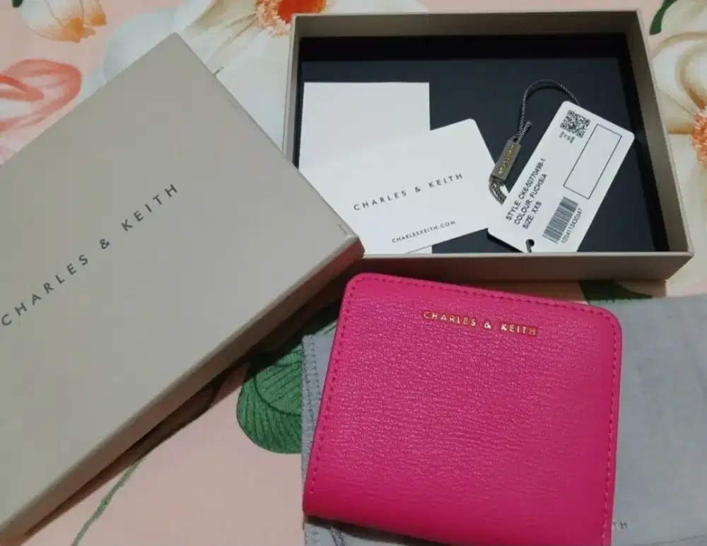 Dompet Charles & keith