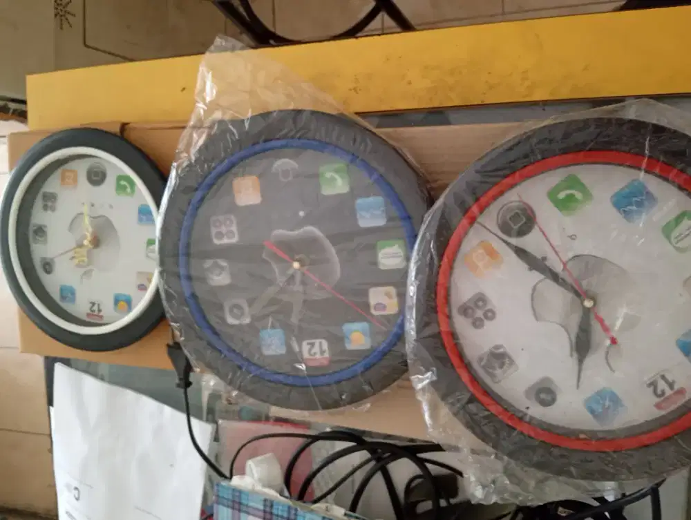 Dijual murah jam dinding model apple keren dan unik terbaru