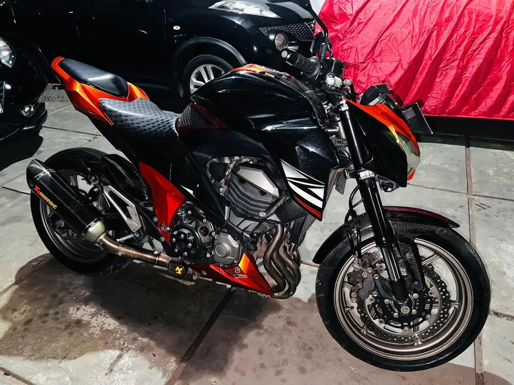 Dijual Cepat Motor Kawasaki Z800 naked orange tahun 2014