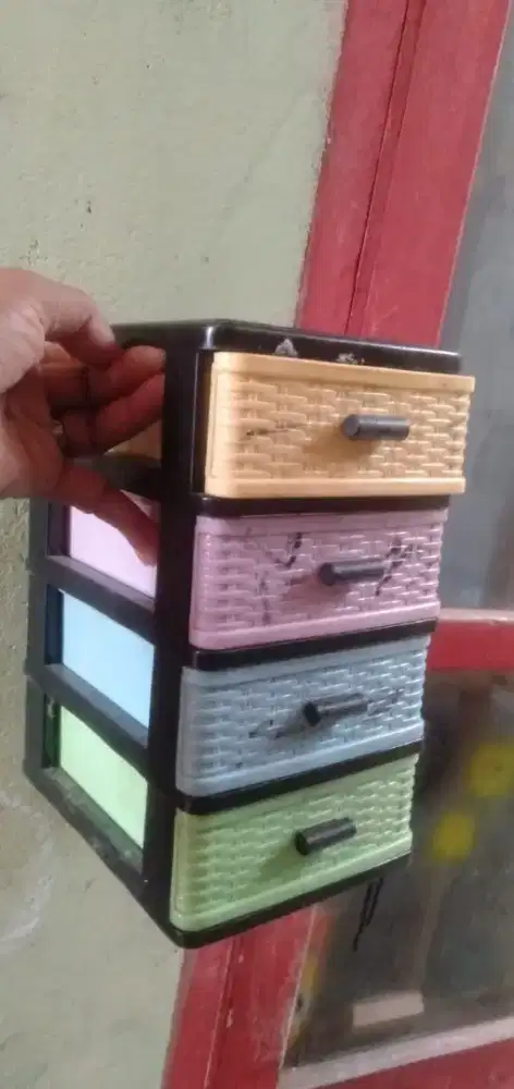 Di jual untuk penyimpan alat tulis  kantor dll barang yg kecil