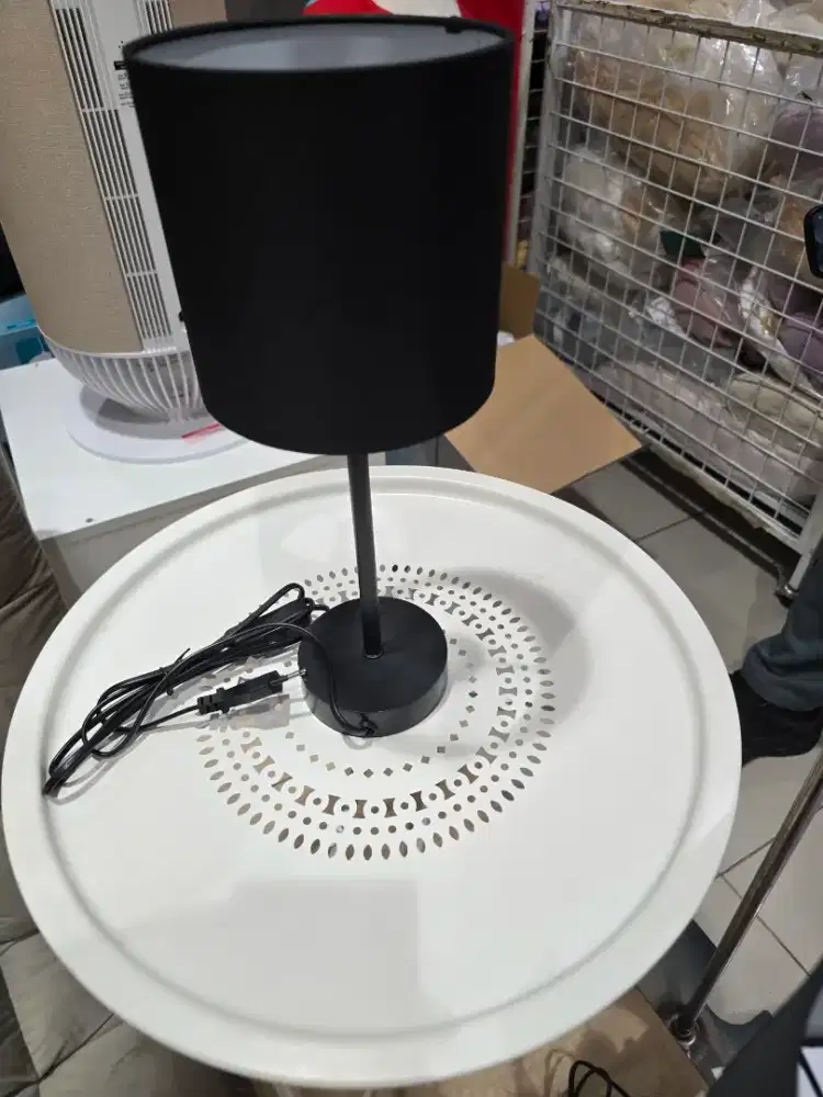 Lampu lantai lampu meja