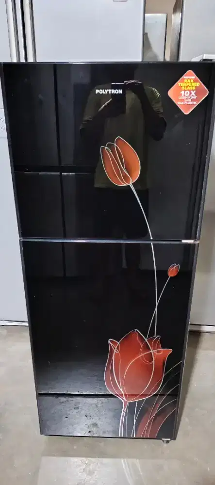 Lemari es dua pintu