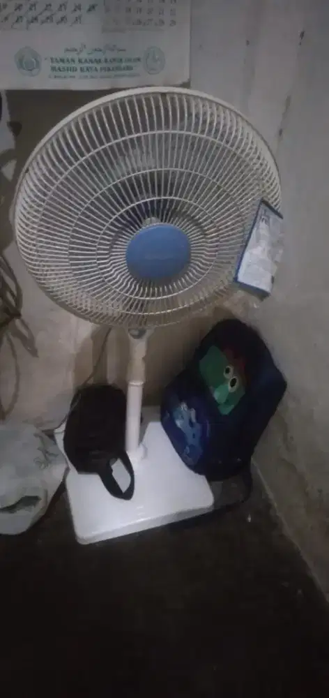 Di jual semua macam merek kipas angin Miyako,cosmost,Philips,maspion