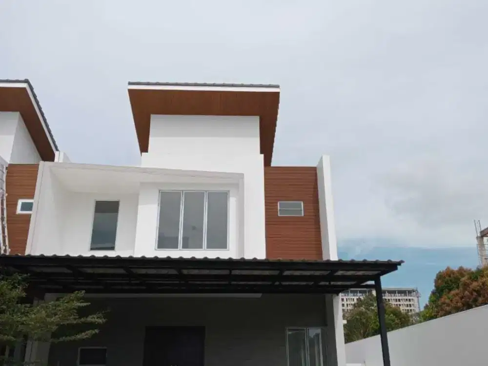 Rumah Hook di Azure Bay Pasir Putih dekat Wisata Taman Ocarina