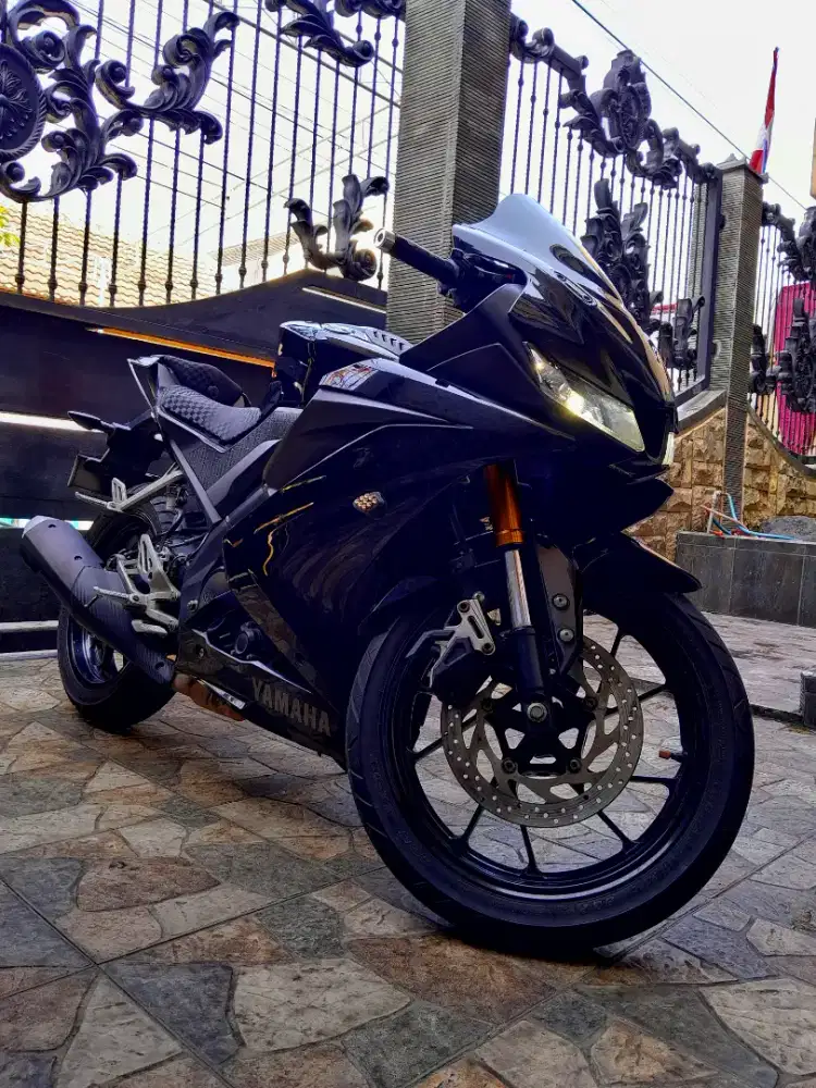 Dijual Yamaha R15 V3 2019