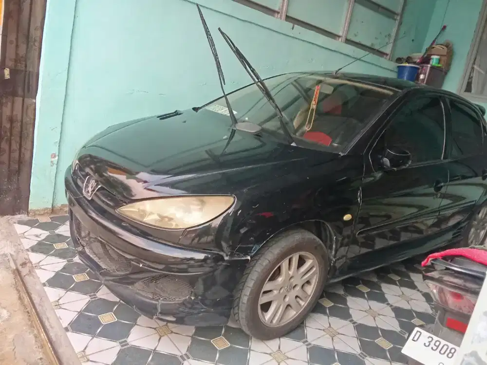 Mobil Peugeot 206 2003 Manual Hitam