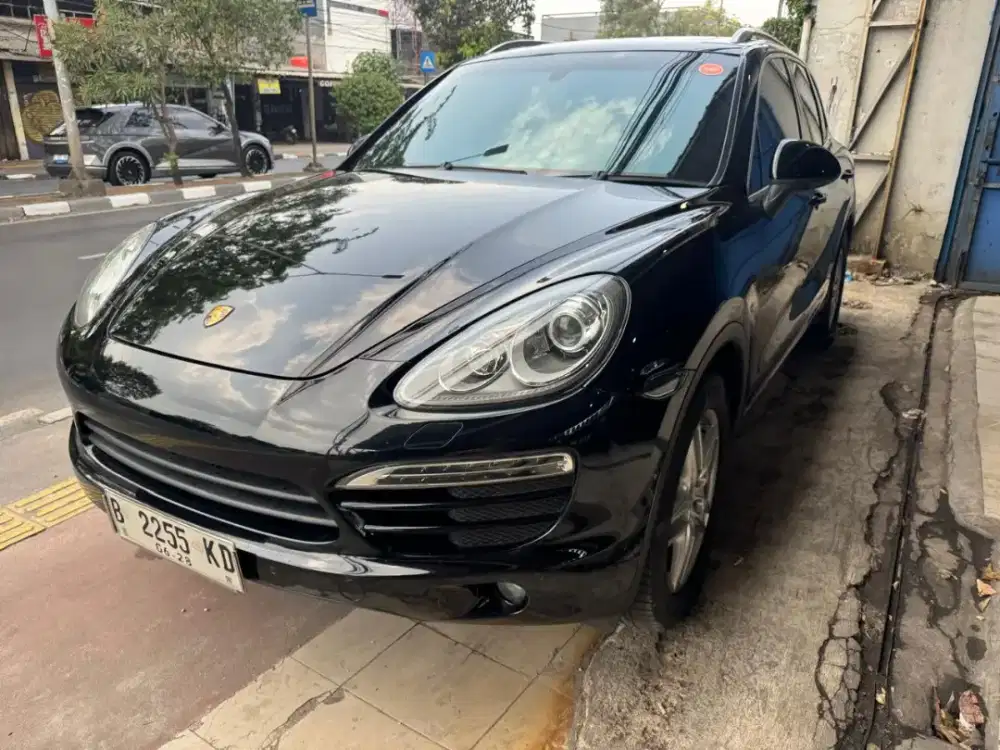 Porsche cayenne 2.6 th 2013 AT km 68rb