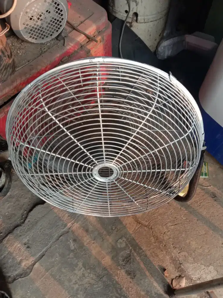 KIPAS ANGIN BESI UK SEDANG