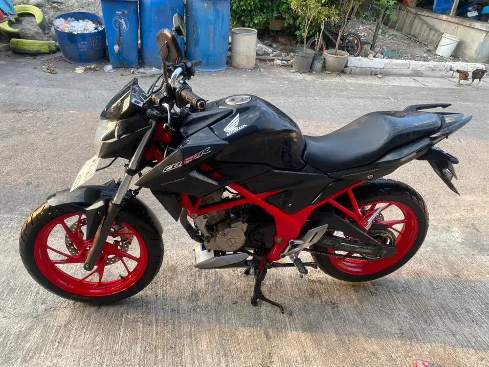 Honda cb150r 2016 plat baru