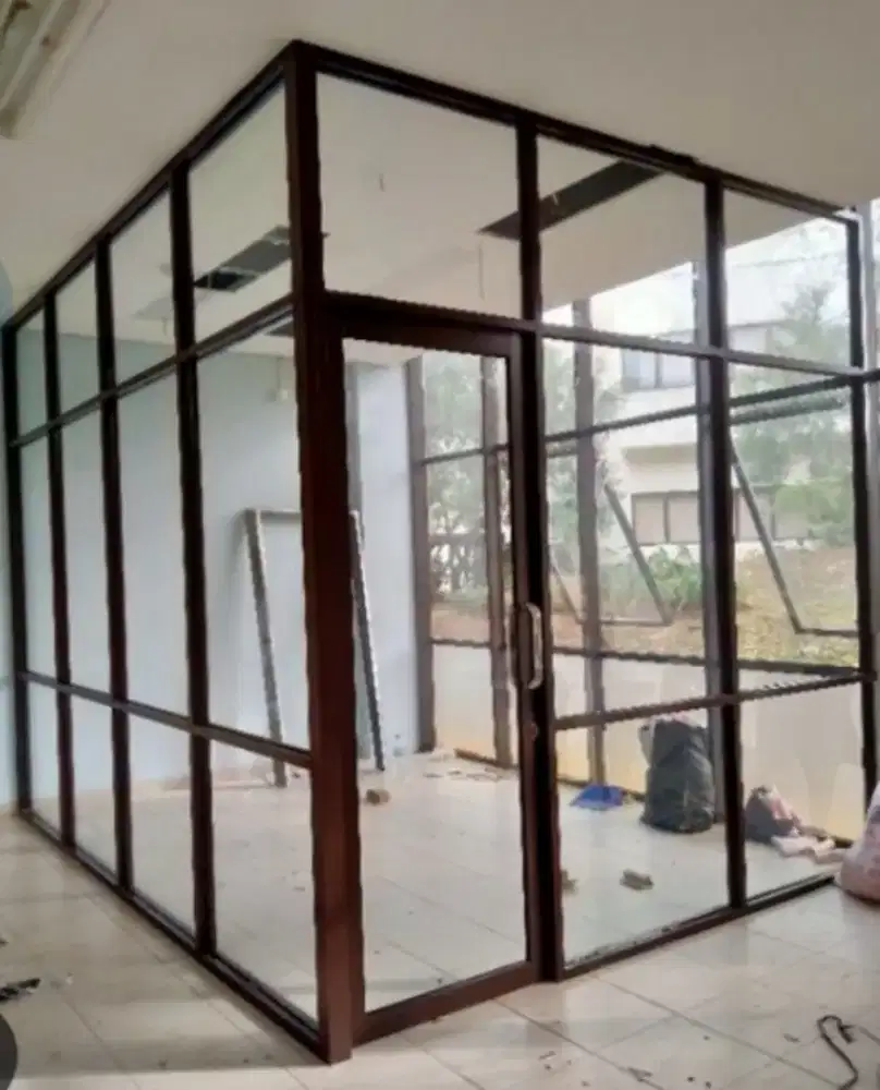 menerima pemasangan. pebuatan jendela pintu dll