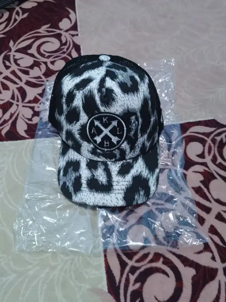 Topi visor/Lidah pendek baru
