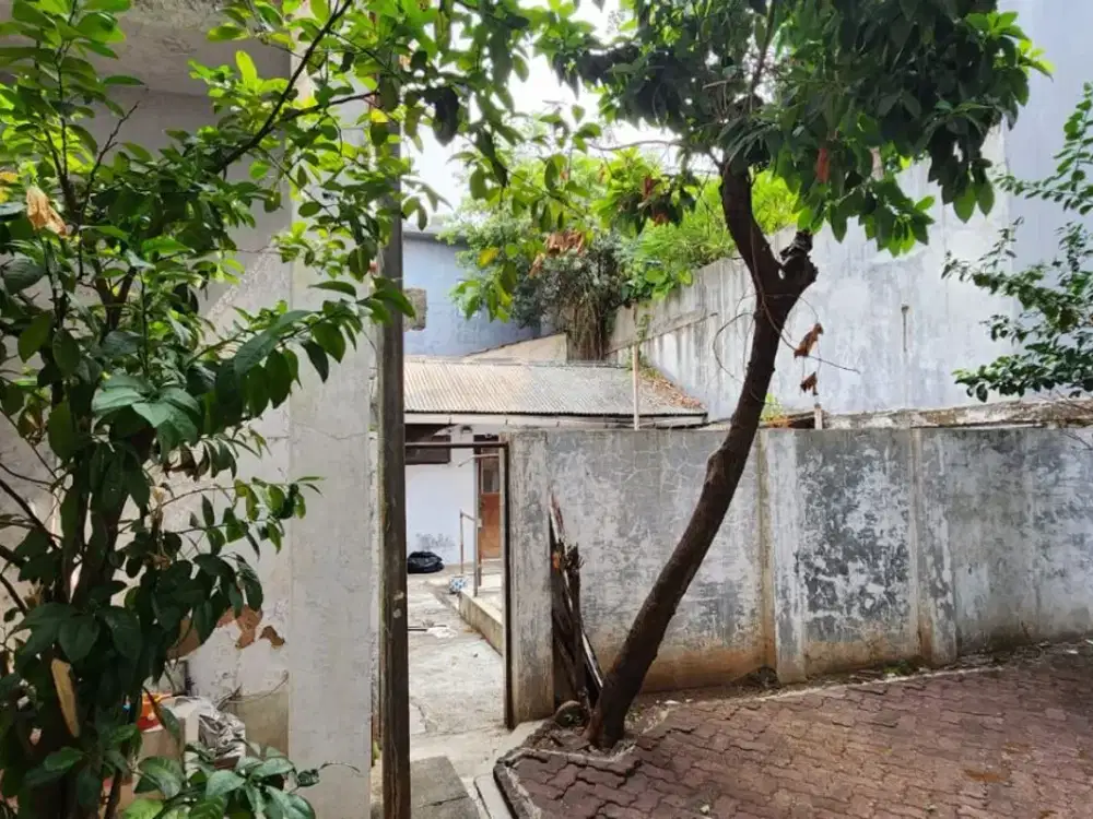 DIJUAL EX KANTOR (BENTUK BANGUNAN LAMA)