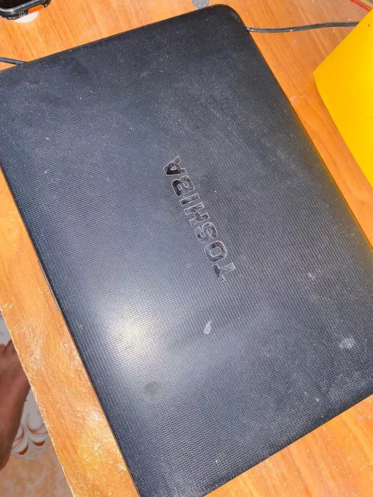 Laptop tosibah keluaran lama