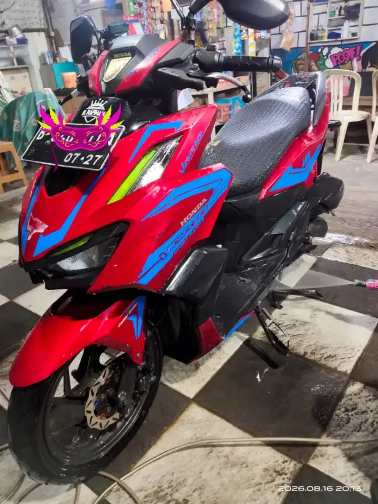 Vario 160 2022 merah
