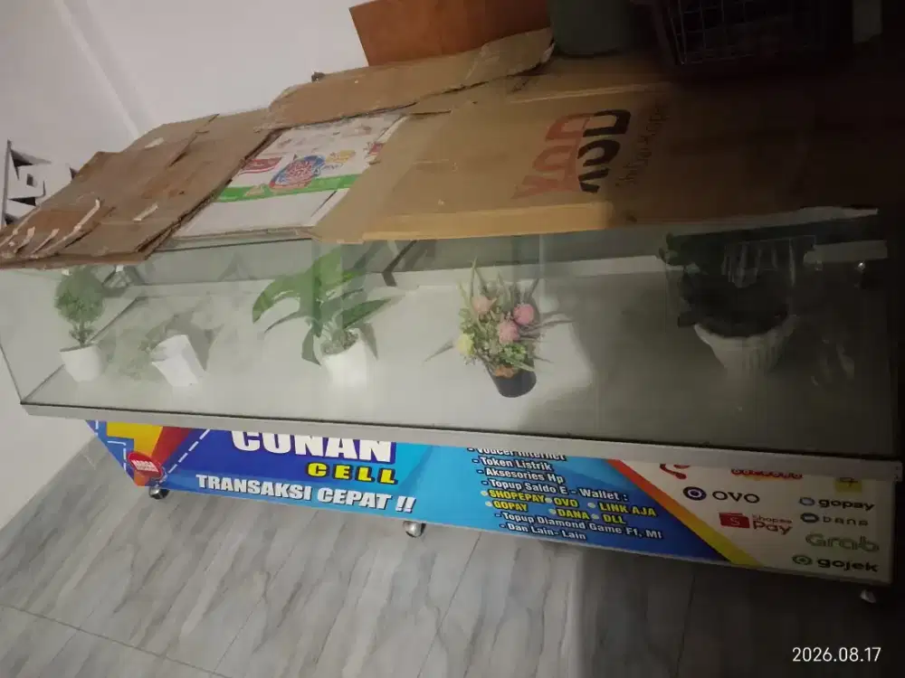Etalase Konter HP/Counter HP Tebal Kaca 5mm Ukuran 2 Meter