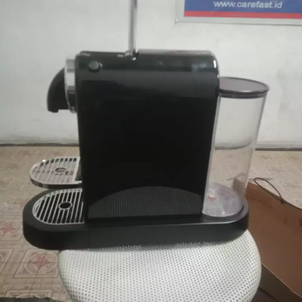 NESPRESSO citiZ coffe machine black