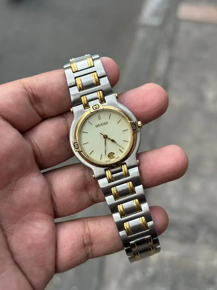 Jam tangan bekas gucci vintage original