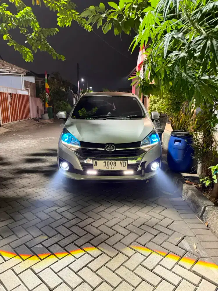 Dijual mobil daihatsu ayla 1.2 R 2019 manual istimewa