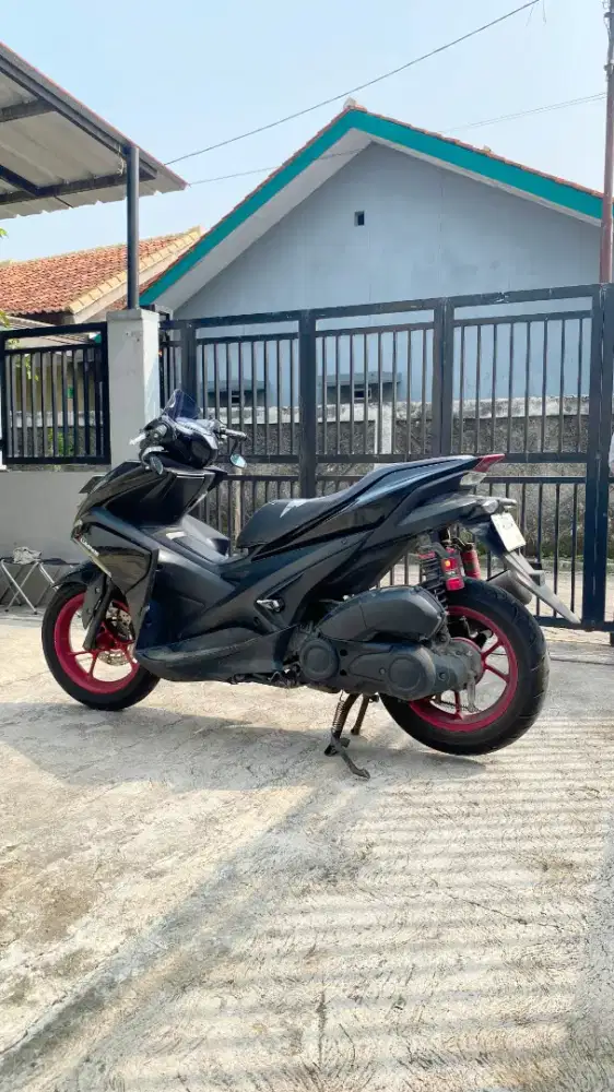Aerox 155 VVA Hitam 2020