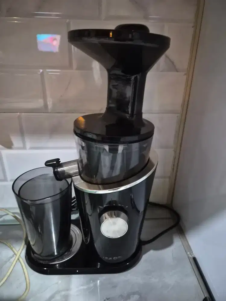 Dijual slow juicer  HUROM H 100