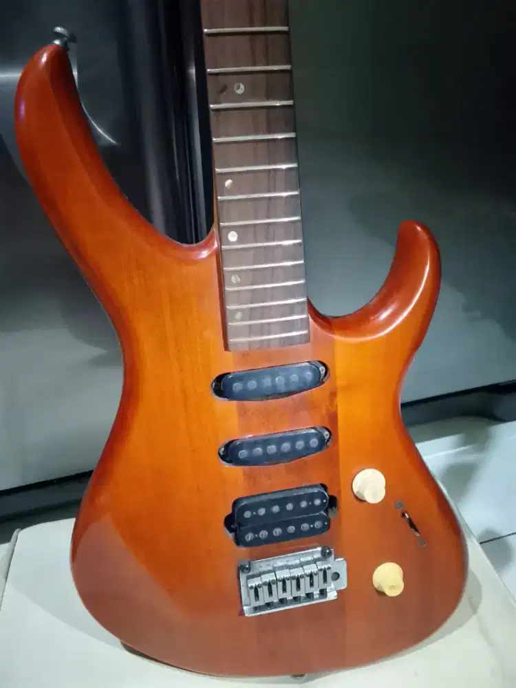 CORT Stellar S2550 honey 1997