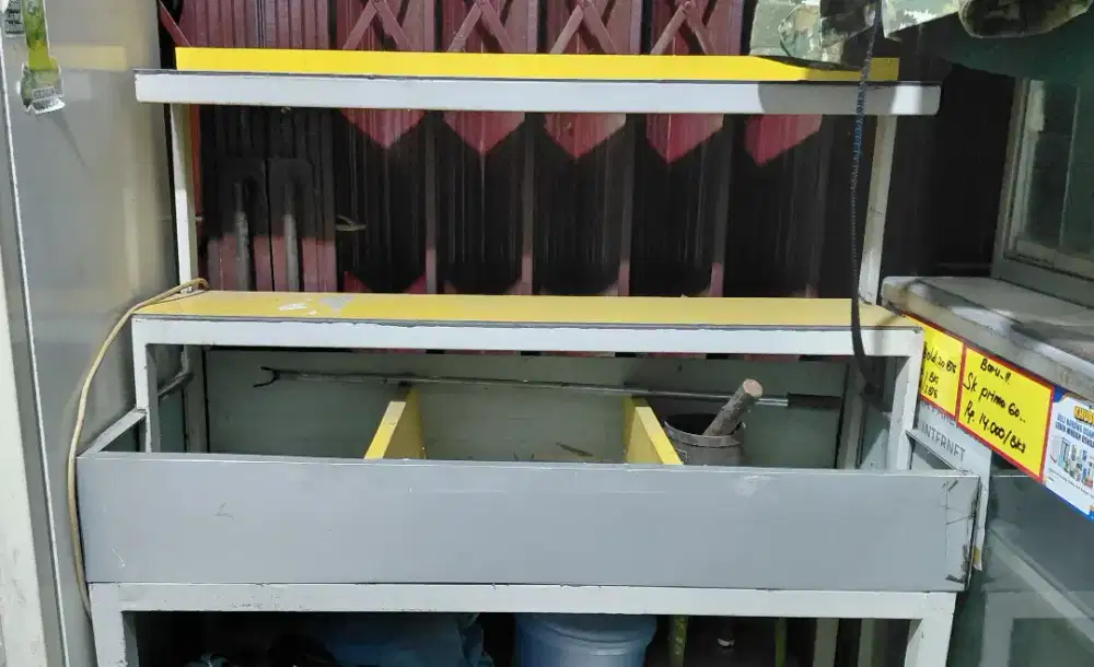 TEMPAT BERAS DAN JAJANAN