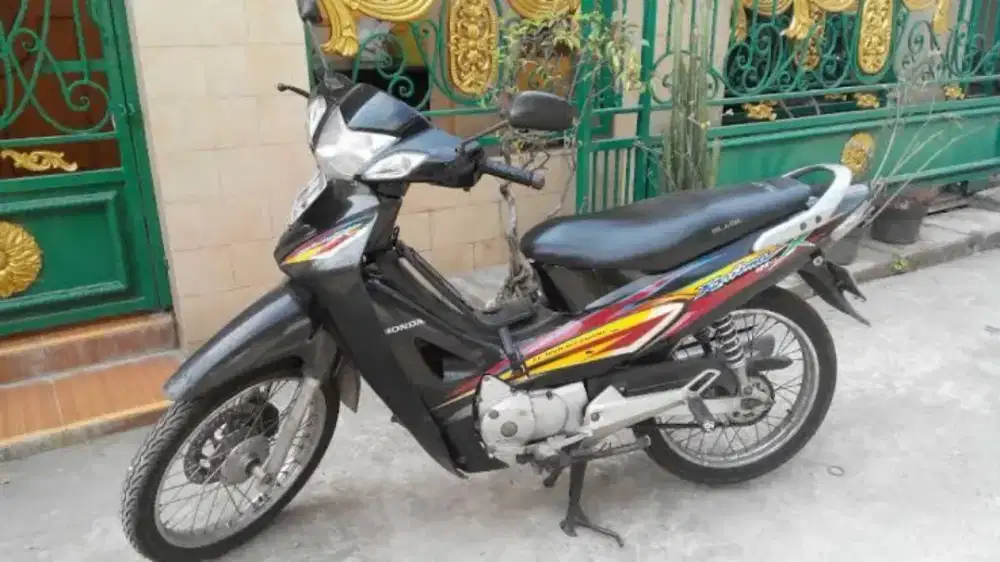 Jual kharisma honda