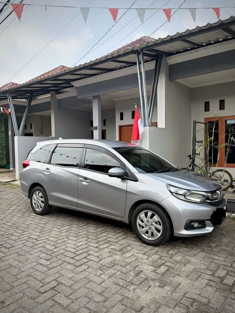 Honda Mobilio E 2018 Matic - silver - siap pakai