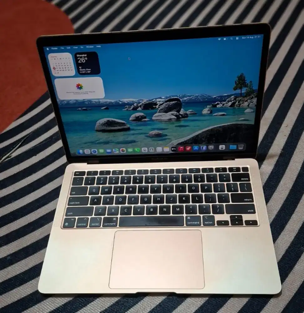 Macbook Air M1 2020 ( Rosegold )