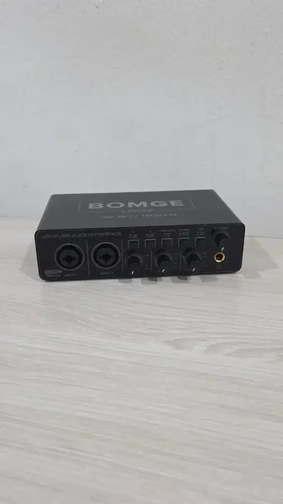 BOMGE U202P USB Audio Interface with Mic

Mall ORI

Preamplifier