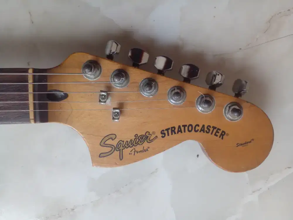 Gitar fender Squier standart series indonesia