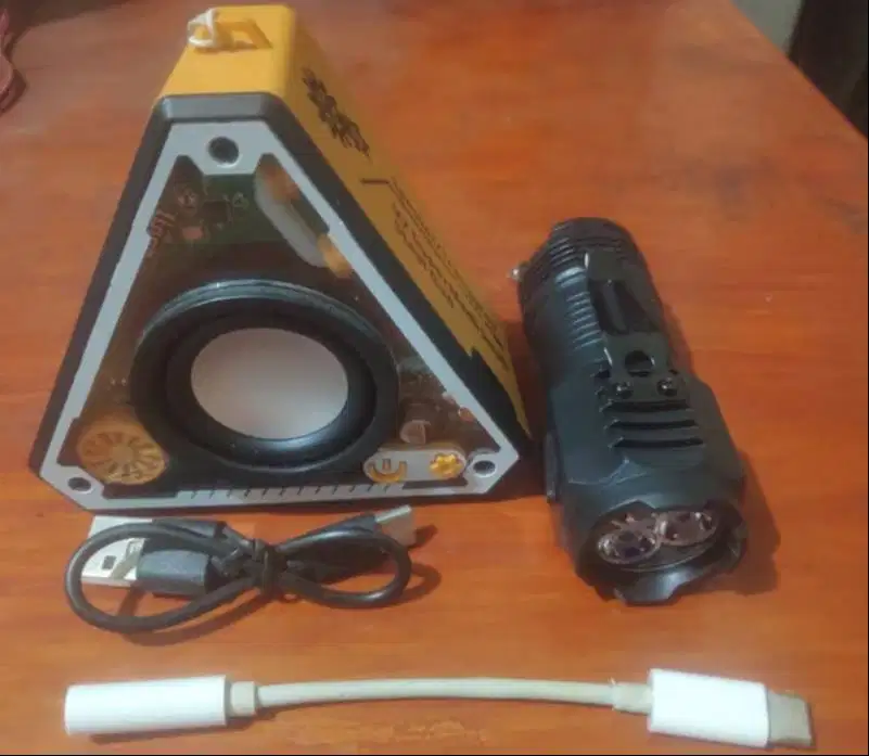 Speaker Bluetooh Senter Type C