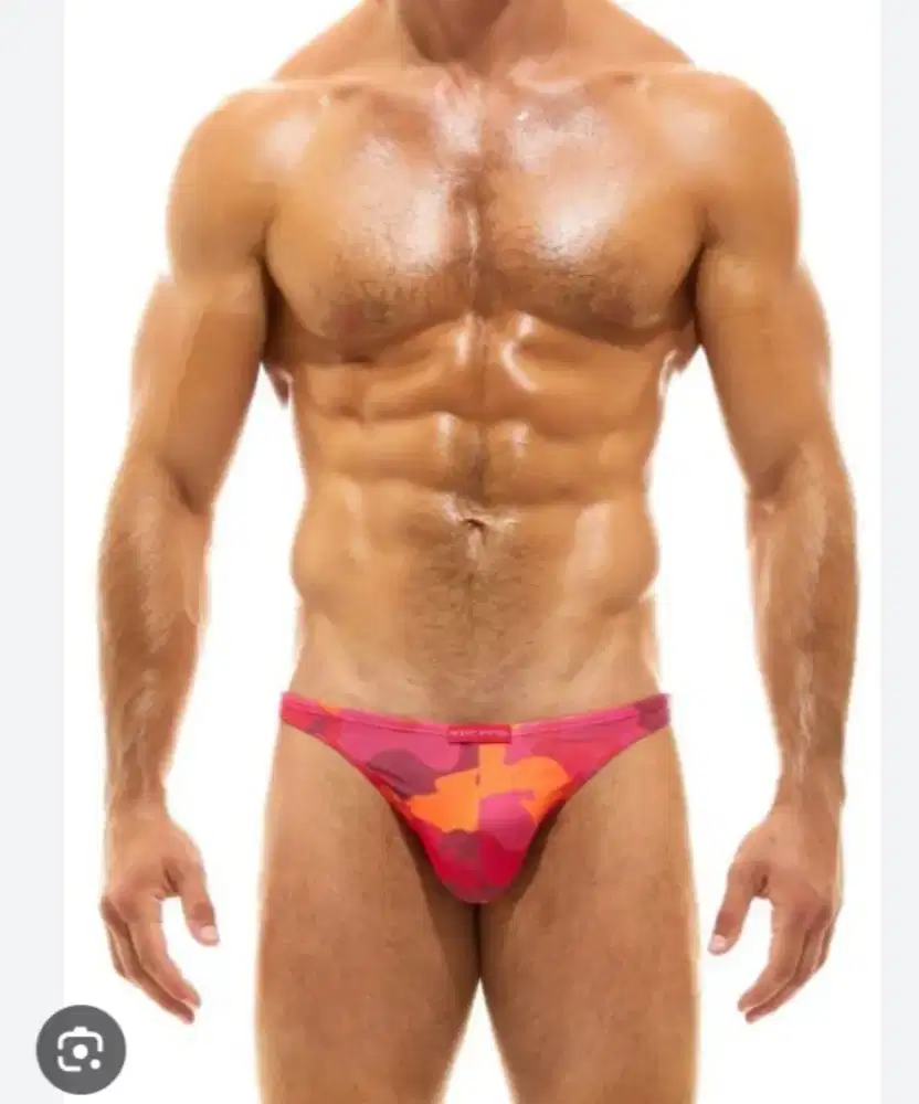 Celana renang pria Modus Vivendi Recycled camo low cut swim brief Red