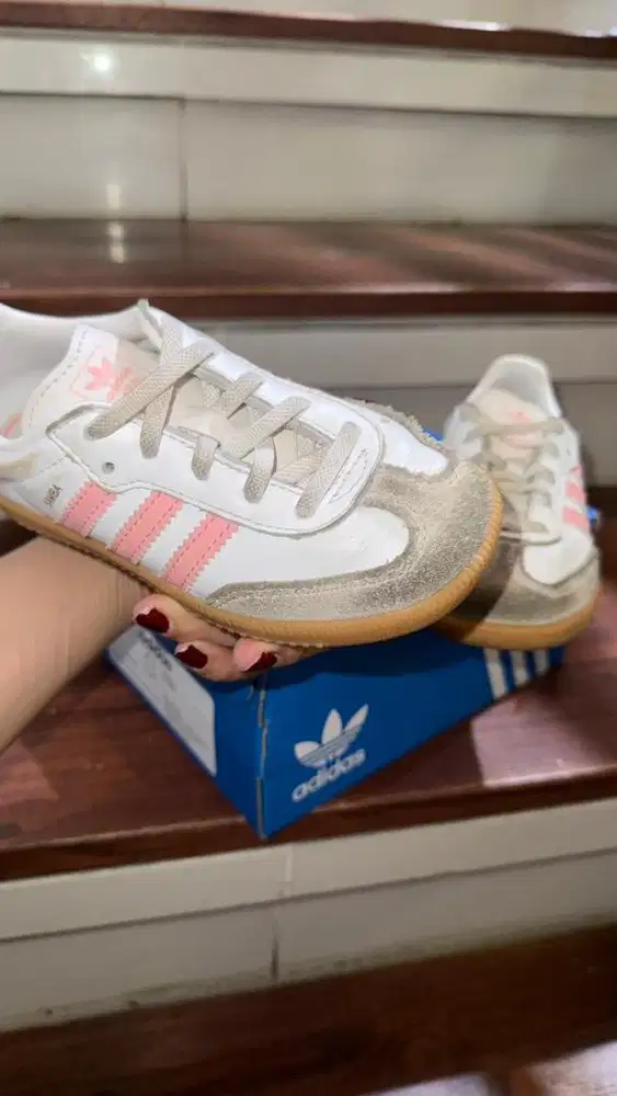 Sepatu anak adidas samba pink