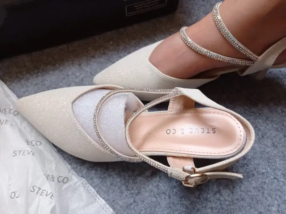Sepatu Wanita Steve & Co Uk. 38