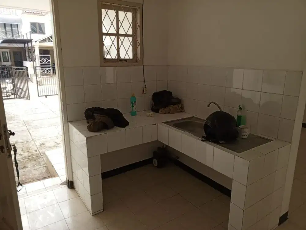 JUAL CEPAT Rumah Kota Legenda dekat Grand Wisata, Bekasi *x1326ex