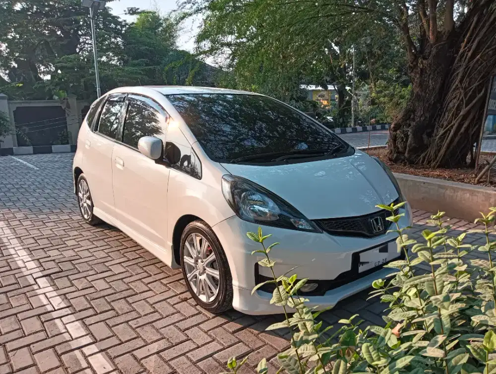 Jazz RS matic 2013 good condition