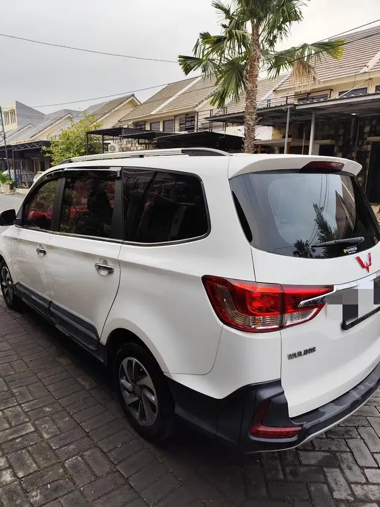 Wuling confero captain seat