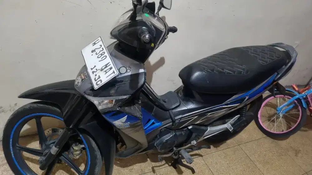 Supra X 125 Silver biru th 2010