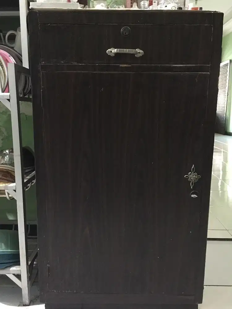 LEMARI KAYU KAMPER 61x105x51 cm