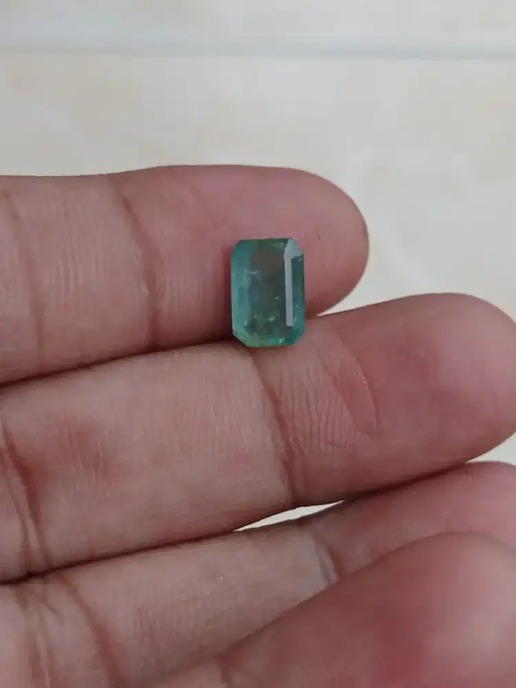 Batu zamrud natural emerald minor 1,91 crt